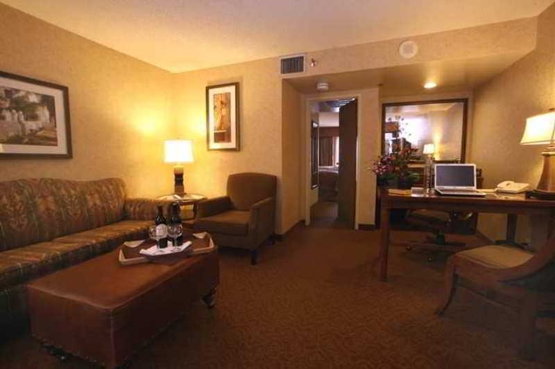 Embassy Suites By Hilton Santa Ana Orange County Airport Szoba fotó